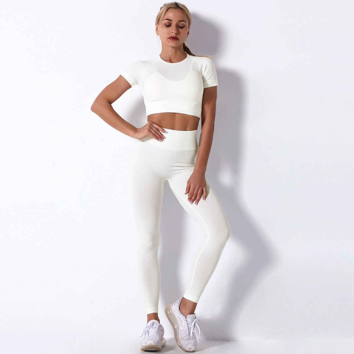 Seamless Knitted Workout Short Sleeve T-shirt Trousers Yoga Clothes